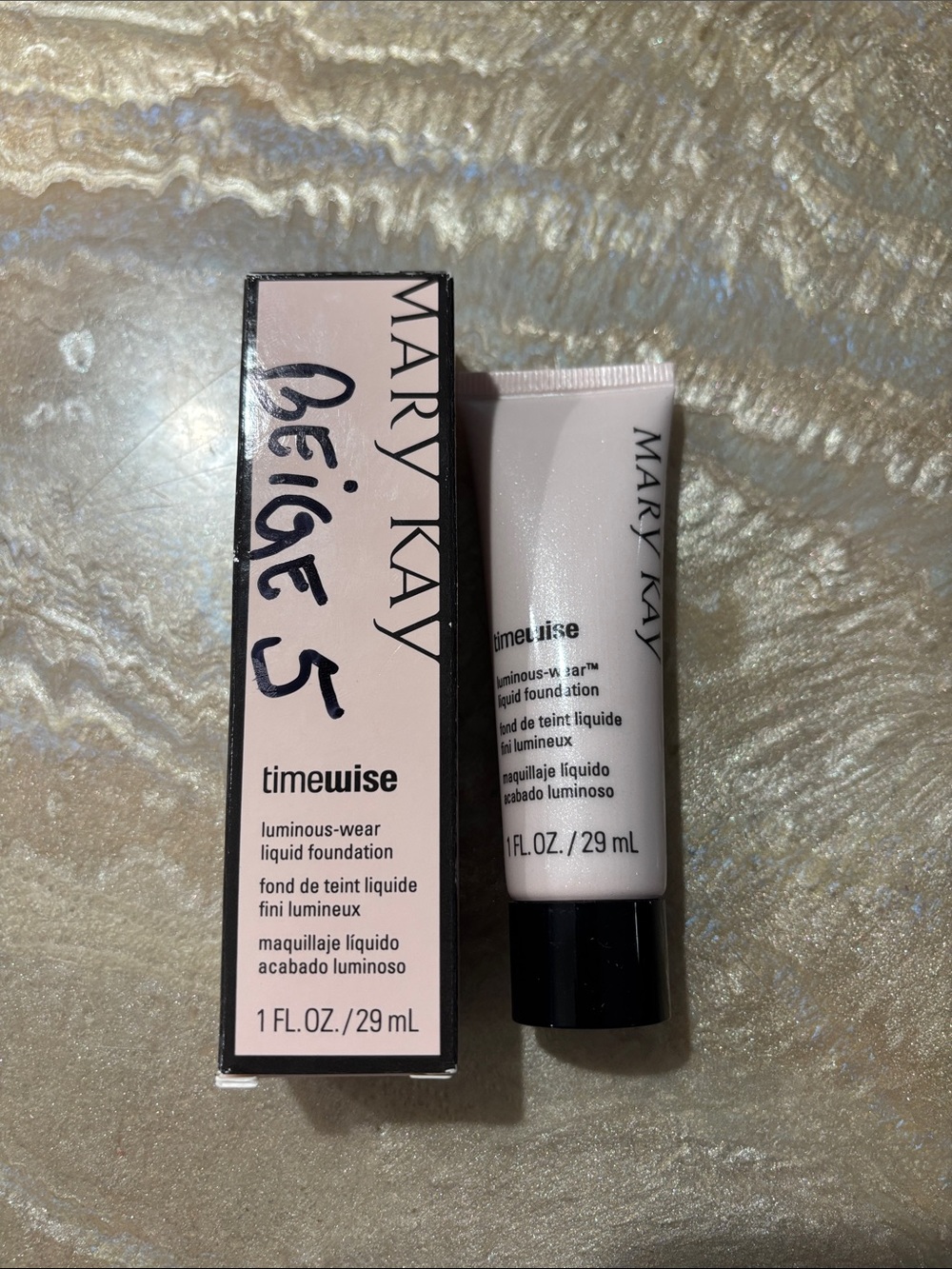 Mary Kay Timewise BEIGE 5 Luminous-wear liquid foundation / New in Box